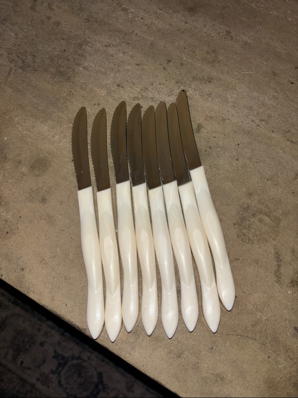Cutco White Handle Serrated Table Knife Set - 8 Pieces